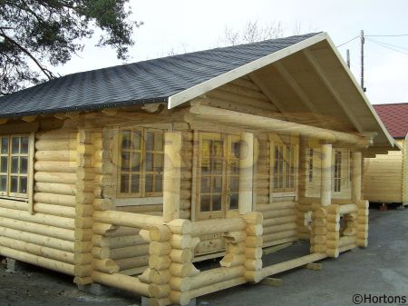 Portable Cabins on Log Cabins   Log Cabin 3 6m X 5 0m Bicester Round Log Cabin 90mm Now